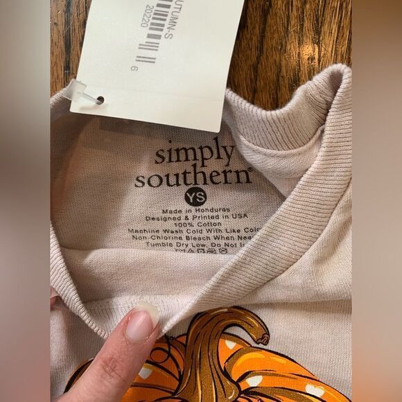 NWT New SIMPLY SOUTHERN Halloween Dog Logo Can’t Fly with Us Tie Dye Tee Kids S - Picture 4 of 5